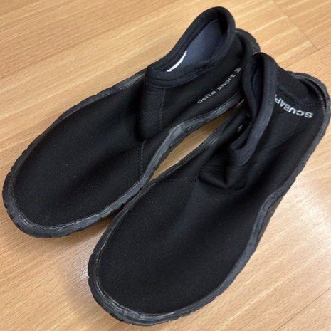 Scubapro delta short 3mm diving booties (Category: Water Sports) located in Singapore. Submitted by marijoaney (Listing ID 1368057108, Image 1). Description: Diving boots for sale, used on 2 trips but couldn’t fit my new fins. Suitable for people size 41 or 42. Can try at woodlands drive 52 or Tanjong Penjuru before purchasing .