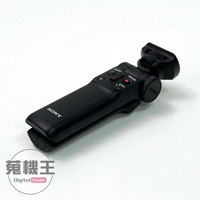 由 winson999888 (刊登 ID 1368102562，圖片 3) 提交，位於 台北市 (Taipei) 的 【蒐機王】Sony ZV-1 ZV1 數位相機 + GP-VPT2BT 手持握把【可用舊3C折抵購買】D3742-3 (類別：相機)，說明：【商品貨號】D3742 【名稱】Sony ZV-1 ZV1 數位相機 + GP-VPT2BT 手持握把 【顏色】黑色 【品相描述】外觀良好 【新舊程度】中古品 / 90%新 【保固狀態】店家責任保固七天 【配件說明】無盒裝、副廠充電器、手持握把 【NCC認證碼】CCAO20LP0100T3 【BSMI商檢字號】R33021 【賣場管理代碼】03，SA3 -------------------------------------- 【商品狀態分級說明】 ● 100%新 = 全新未拆封新品 ● 95%新 = 機況如新品一般 ● 90%新 = 僅些許使用小痕跡 ● 85%新 = 外觀有較明顯痕跡 ● 80%新 = 外觀較重的使用痕跡 ● 