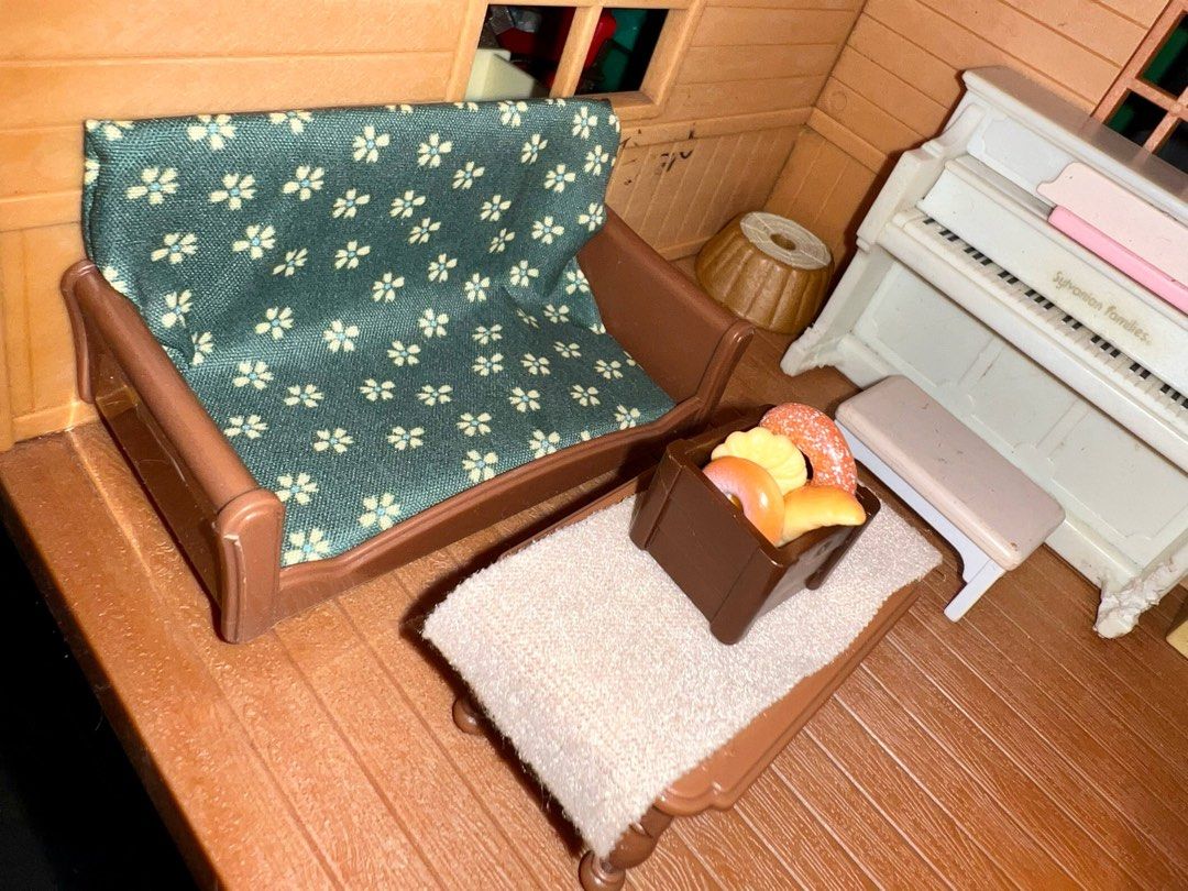 Sylvanian Families Copper Beech Cottage (Category: Figurines & Statues) located in San Fernando. Submitted by mgpy08 (Listing ID 1368205723, Image 2). Description: Preloved As is Take all Wysiwyg.