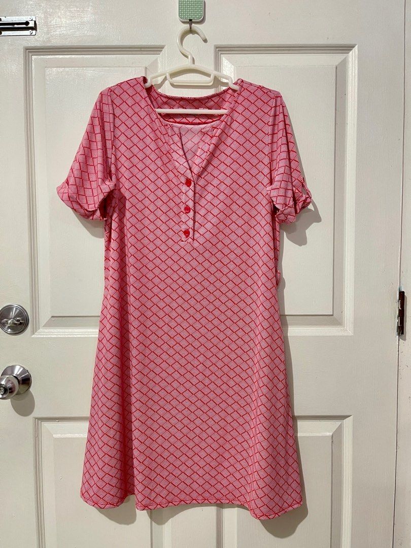 Tshirt dress (Category: Dresses) located in Quezon City. Submitted by tomiteepee (Listing ID 1368133551, Image 1). Description: Soen brand Small on tag Free size sya pwede sa preggy Super like new No flaws.
