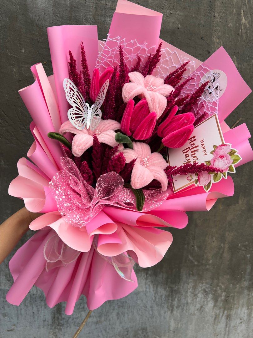 tulips lily fuzzy wire bouquet (Category: Flowers & Bouquets) located in Valenzuela. Submitted by mflowers_crafts (Listing ID 1368123134, Image 1). Description: .