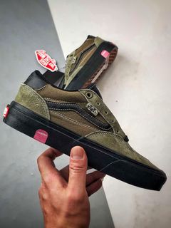 (Category: ) located in . Submitted by awesome_sneakers (Listing ID 1368063679, Image 1). Description: .