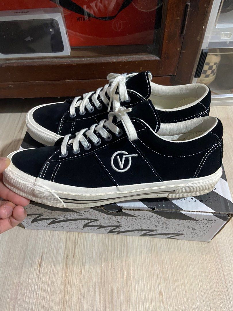 Vans Vaults Sid (Category: Sneakers) located in Taiping. Submitted by chanchaoming (Listing ID 1368074146, Image 2). Description: WTS Vans OG Sid Lx (Rare) Vans Vault UK 9 US 10 Black Seldom Wear , Like New Want To Let Go RM320 Shipped Double Box Retail Price RM399.