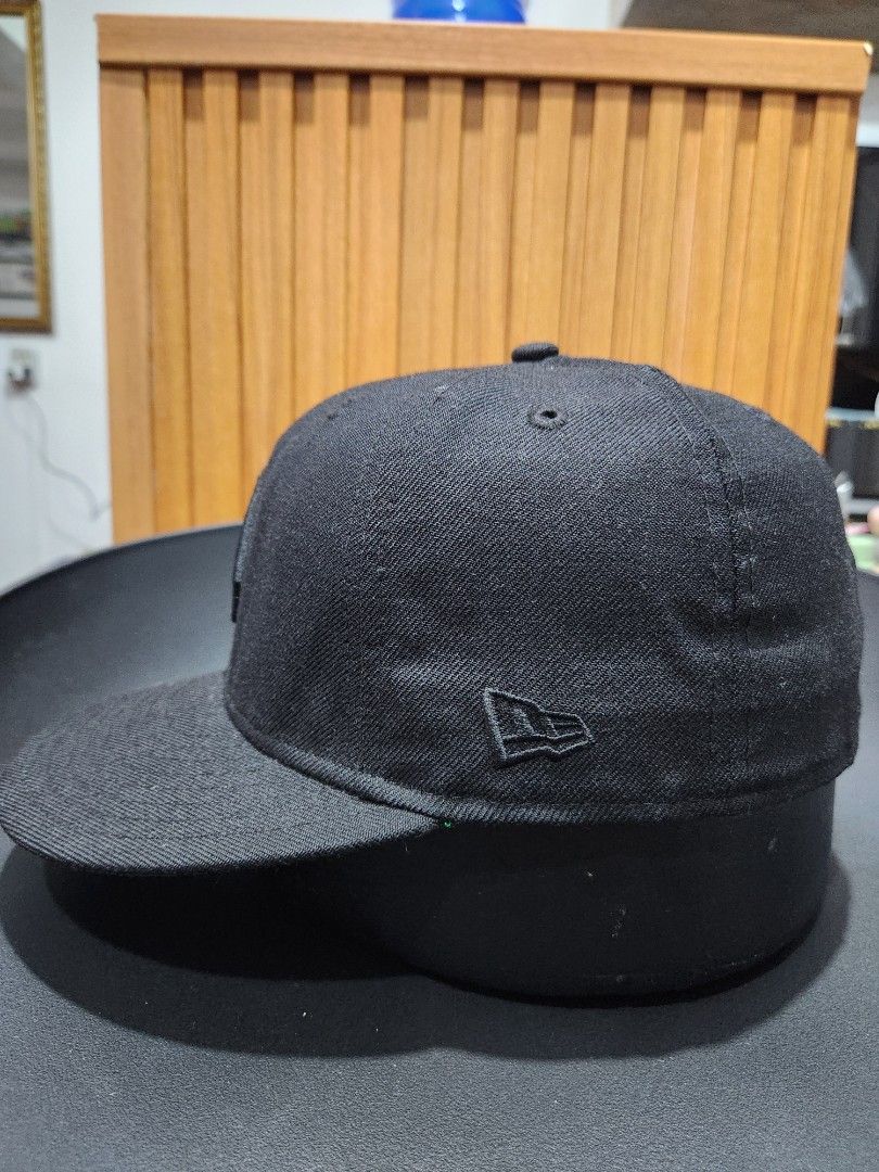 Volcom cap (Category: Caps & Hats) located in Cainta. Submitted by yiegel (Listing ID 1368187255, Image 2). Description: volcom fitted size 7 1/4 no issue volcomxnew era.