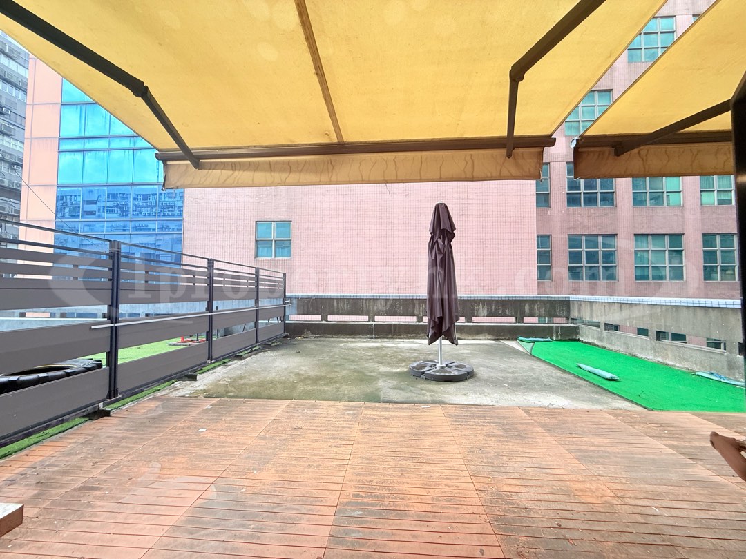 ⬆️ *罕有大平台特色靚裝* 🔋開聯工業大廈🔋 1300建尺、 靚裝來去水櫥櫃組合、獨立廁所63437621639810111