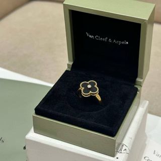 (Category: ) located in . Submitted by millen.outlet (Listing ID 1372412149, Image 1). Description: .