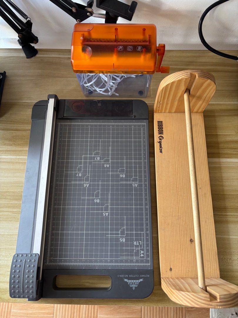 A4 3in1 Cutting Board + Free stuff (Category: Craft Supplies & Tools) located in Rizal. Submitted by jmcraftingphhandicrafts (Listing ID 1372333331, Image 1). Description: In good condition A4 3in1 Cutting Board FREE STUFF Manual Paper Shredder Ribbon Organizer.