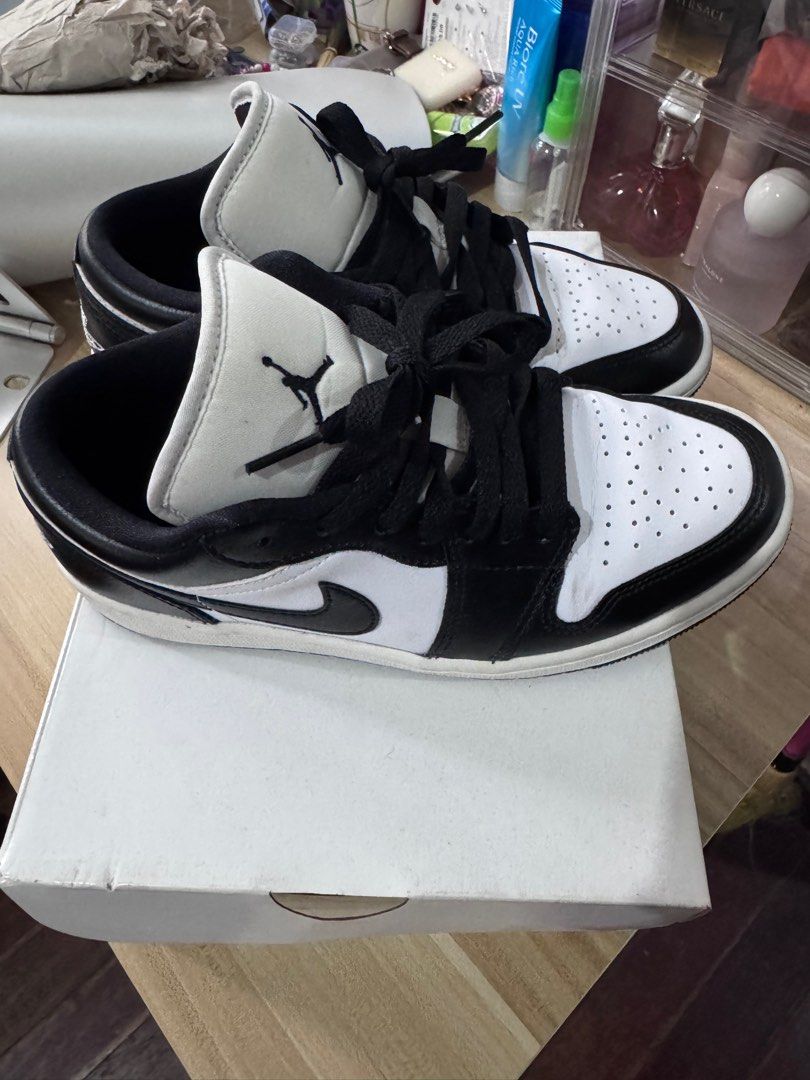 Air Jordan 1 Low (Category: Sneakers) located in Mandaluyong City. Submitted by ksc_stuff (Listing ID 1372293505, Image 2). Description: Panda shoes US 6.5 / UK 4 / Eur 37.5.