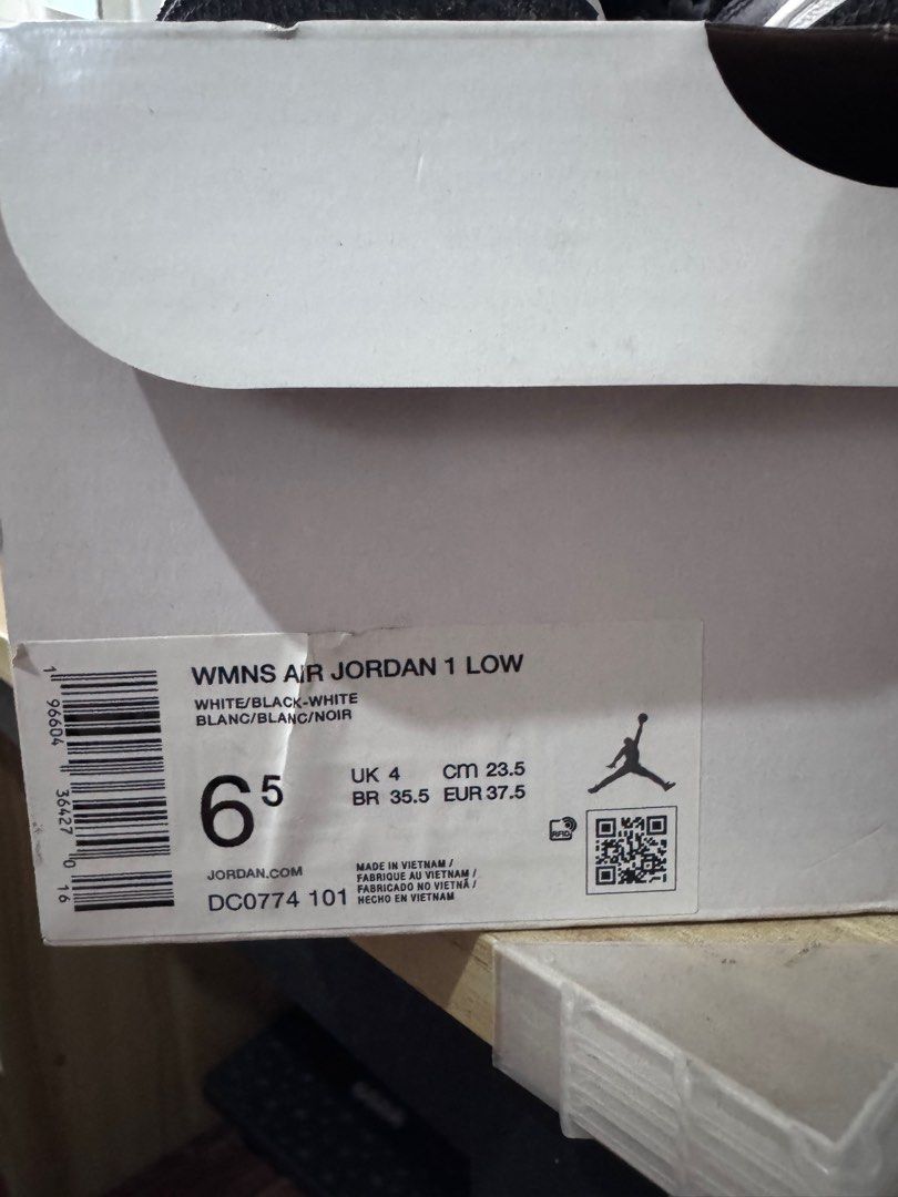 Air Jordan 1 Low (Category: Sneakers) located in Mandaluyong City. Submitted by ksc_stuff (Listing ID 1372293505, Image 3). Description: Panda shoes US 6.5 / UK 4 / Eur 37.5.