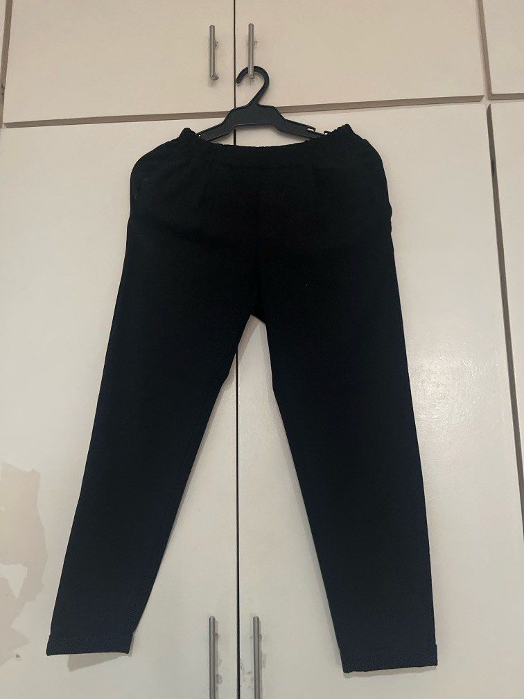 Bershka Black Trousers (Category: Other Bottoms) located in Paranaque City. Submitted by msgvill (Listing ID 1372306063, Image 1). Description: Garterized trousers Perfect for office wear.