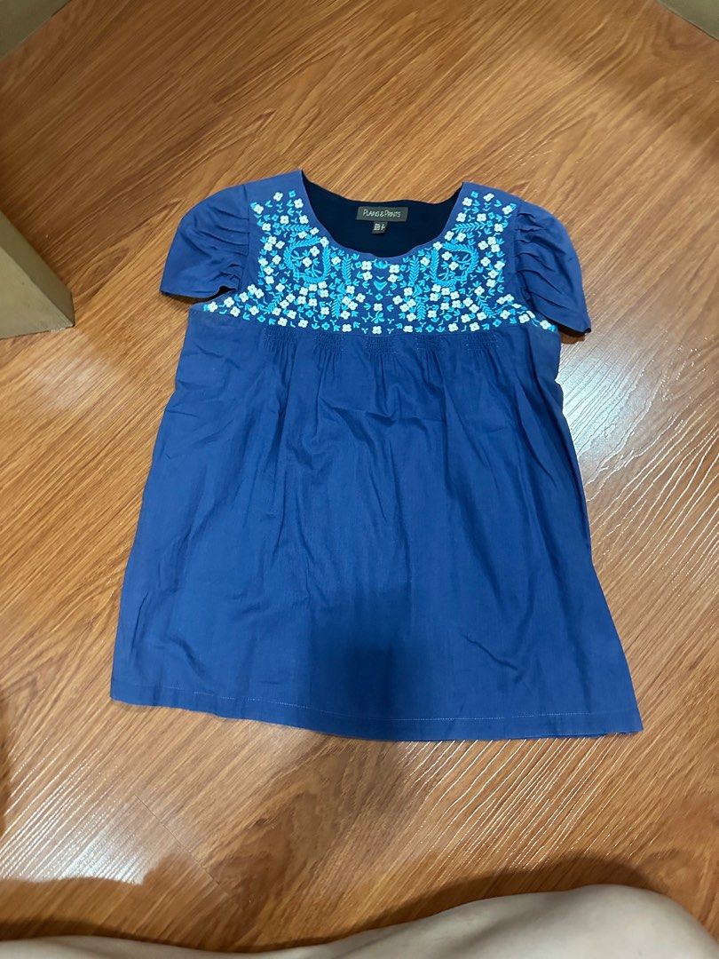 Blue flower print (plains and prints) (Category: Blouses) located in Las Pinas. Submitted by t_bel (Listing ID 1372350455, Image 1). Description: Preggy friendly. Super nice! Fits small to medium frame .