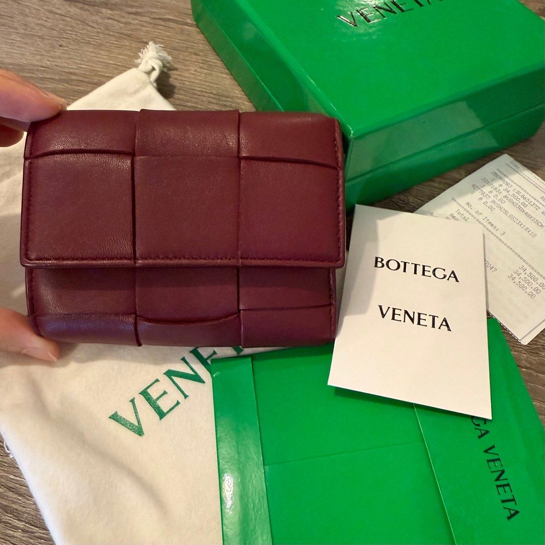 Bottega Veneta wallet (Category: Luxury Bags & Wallets) located in Antipolo. Submitted by starstyleph (Listing ID 1372371672, Image 2). Description: Authentic Bottega Veneta wallet Maroon wallet Inclusions Dust bag Box Care card Receipt bought in Greenbelt Shipping from Pasig.