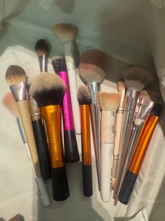 (Category: ) located in . Submitted by destashingmycloset (Listing ID 1372307576, Image 1). Description: .