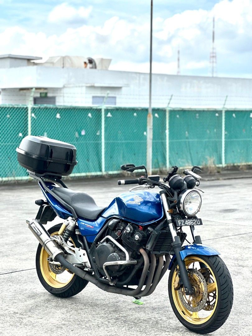 Cb400 spec 3 (Category: Motorcycle Rental) located in Singapore. Submitted by gofixbike (Listing ID 1372442982, Image 1). Description: 📍Pick up & Return Location: - 1 Bukit Batok Cres, #04-03 WCEGA PLAZA, Singapore 658064 (Strictly Appointment only) - Towing available (Standard rate applies) 👍 Requirements: - Valid driving license with 1 years experience - 21 Year Old and above - $100 Refundable security deposit - Delivery rider insurance, road
