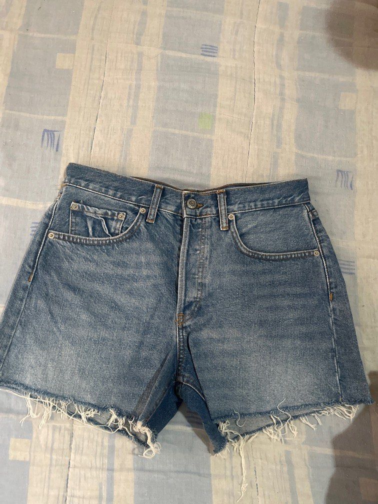 Denim Shorts (Category: Shorts) located in Paranaque City. Submitted by msgvill (Listing ID 1372313472, Image 1). Description: .