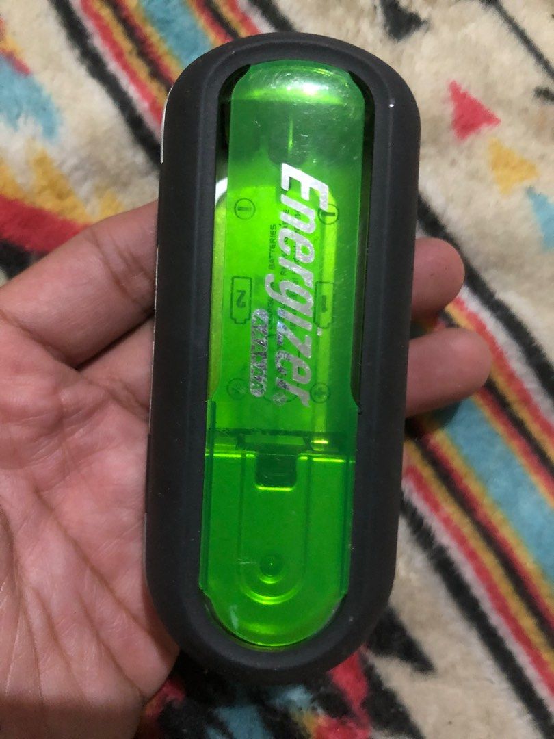 Energizer portable AA battery usb charger (Category: Batteries & Chargers) located in Quezon City. Submitted by markgolveo (Listing ID 1372447731, Image 2). Description: Energizer portable AA battery usb charger.