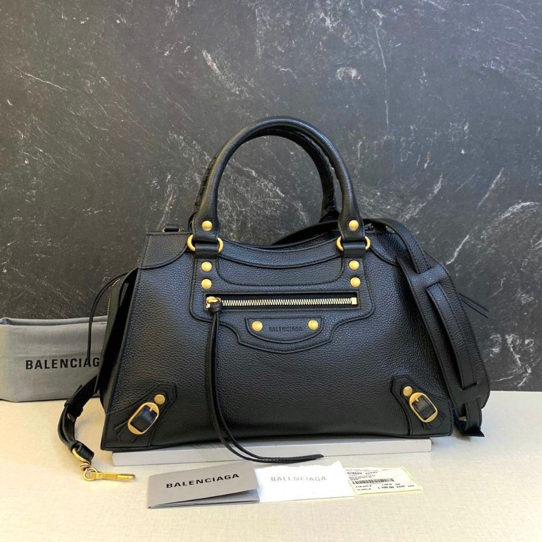 Fast Sale, Excellent, BALENCIAGA Neo Classic City Small Grained Black GHW  2024, size 29 x 20 cm, With strap, tag, booklet, dustbag and receipt,