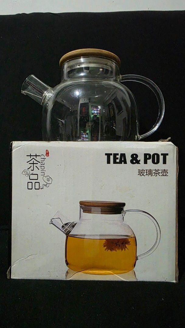 Glass Tea Pot with strainer (Category: Coffee & Tea Tableware) located in Manila. Submitted by a.solo (Listing ID 1372389237, Image 1). Description: LET'S MAKE READING A HABIT ▪️Used twice ▪️With strainer RFS: Decluttering Note: 1.Please allow 1cm differs due to manual measurement. 2.Due to the different display and different light, the picture may not reflect the actual color of the item. 3. For full details and other photos, just PM me. Please 