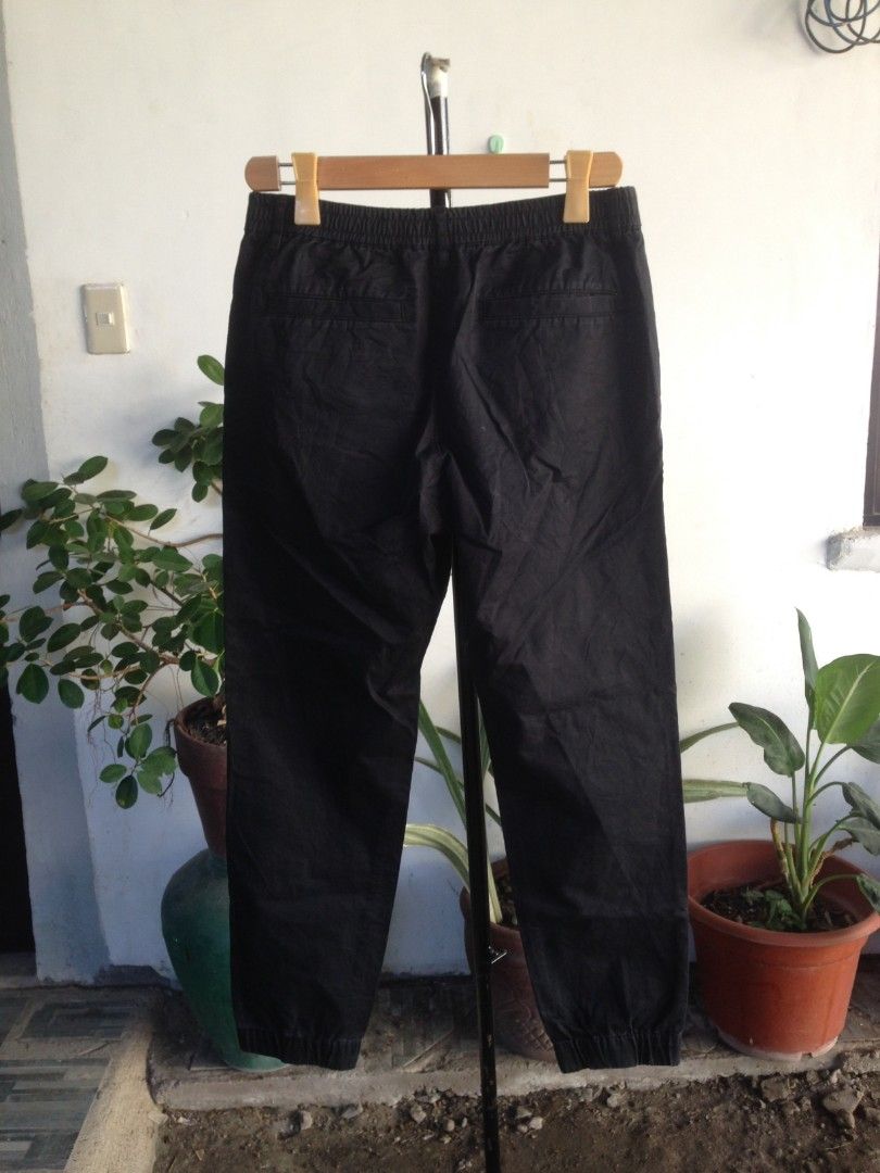 GU jogger pants (Category: Jeans) located in San Fernando. Submitted by hellokteesph (Listing ID 1372409335, Image 3). Description: GU brand size: 30 (medida size) length: 36" small on tag (japan) like new not faded, lighting only.