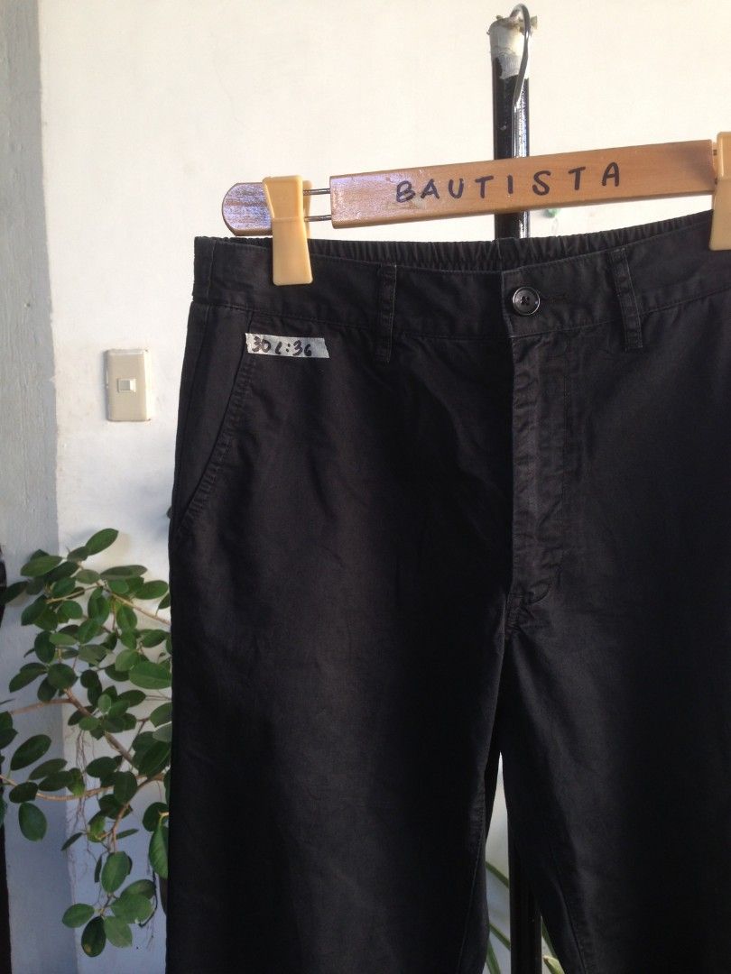 GU jogger pants (Category: Jeans) located in San Fernando. Submitted by hellokteesph (Listing ID 1372409335, Image 2). Description: GU brand size: 30 (medida size) length: 36" small on tag (japan) like new not faded, lighting only.