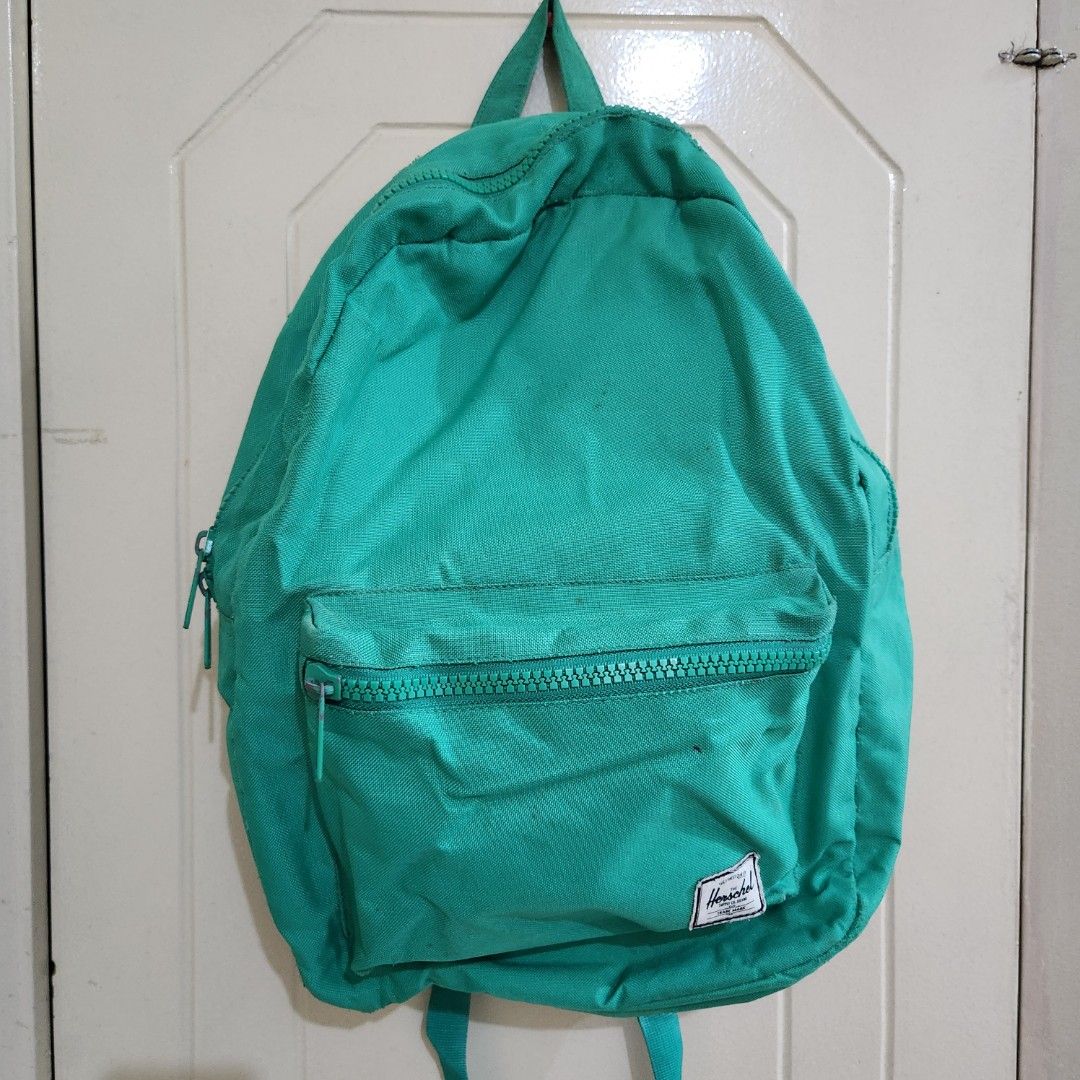 Hershel Green Backpack (Category: Backpacks) located in Caloocan City. Submitted by my_things (Listing ID 1372338755, Image 2). Description: - bought from either The Travel Club PH or Bratpack PH - with pen marks, stains and fluff.