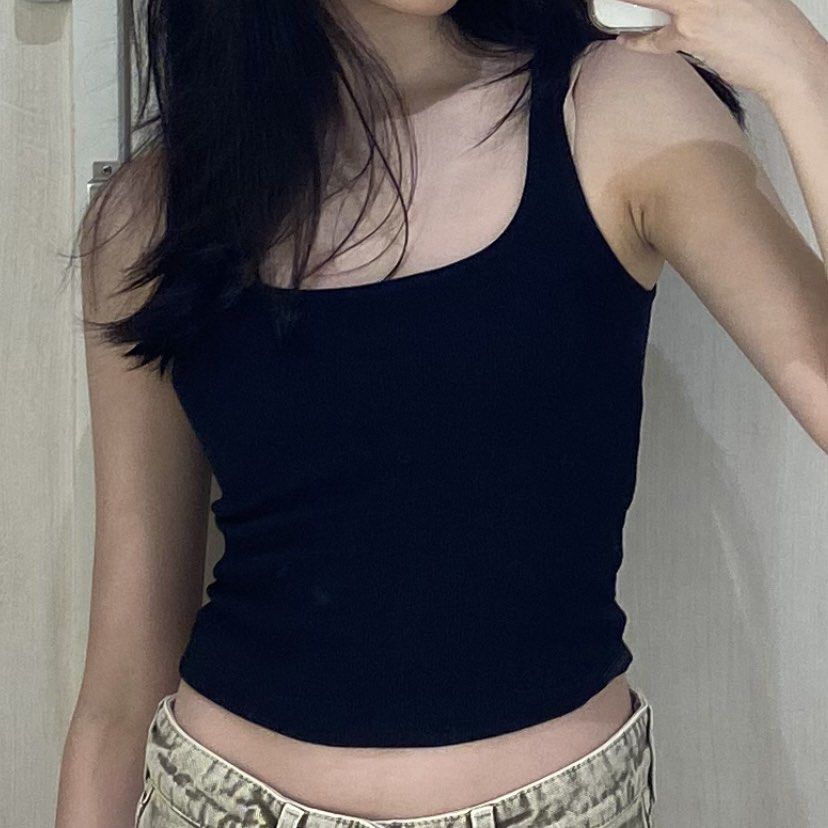 H&M Sleeveless Black Tank Top (Category: Sleeveless) located in Manila. Submitted by bababoa (Listing ID 1372283803, Image 1). Description: In great condition! Like new. Bought from H&M MOA Worn only 2 times. I’m 5’5 for reference! Fits XS-M frames RFS: Decluttering Delivery can be made through J&T. Same-day delivery is also accepted but must be booked by the buyer. Payment can be made via GCash. Feel free to send me a message for more informatio