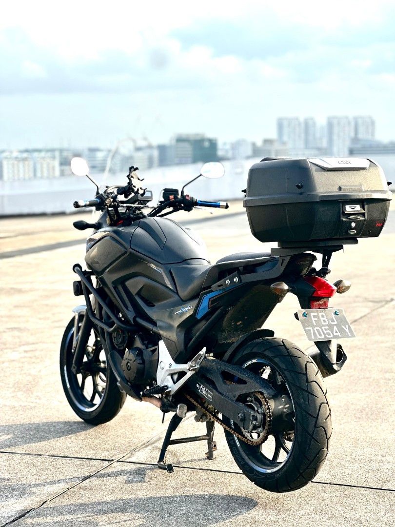 Honda NC750X (Category: Motorcycle Rental) located in Singapore. Submitted by gofixbike (Listing ID 1372443567, Image 3). Description: 📍Pick up & Return Location: - 1 Bukit Batok Cres, #04-03 WCEGA PLAZA, Singapore 658064 (Strictly Appointment only) - Towing available (Standard rate applies) 👍 Requirements: - Valid driving license with 1 years experience - 21 Year Old and above - $100 Refundable security deposit - Delivery rider insurance, road