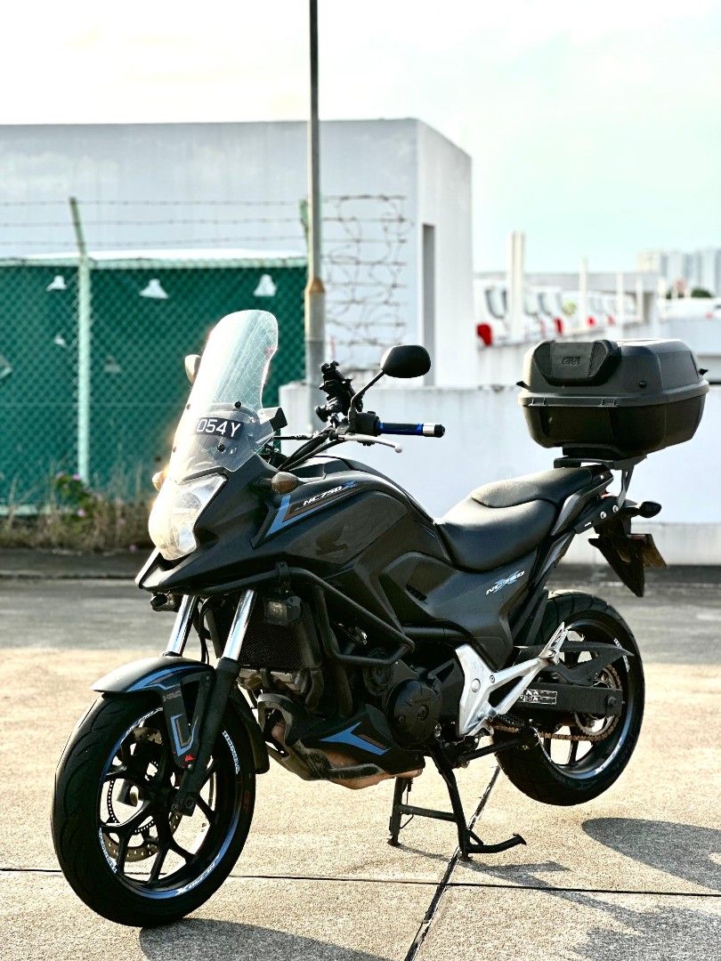 Honda NC750X (Category: Motorcycle Rental) located in Singapore. Submitted by gofixbike (Listing ID 1372443567, Image 2). Description: 📍Pick up & Return Location: - 1 Bukit Batok Cres, #04-03 WCEGA PLAZA, Singapore 658064 (Strictly Appointment only) - Towing available (Standard rate applies) 👍 Requirements: - Valid driving license with 1 years experience - 21 Year Old and above - $100 Refundable security deposit - Delivery rider insurance, road