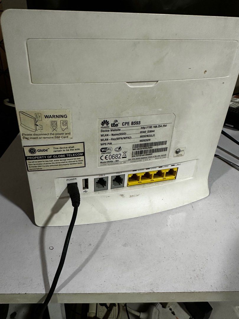 Huawei modem (Category: Networking) located in Quezon City. Submitted by cityhunter66696 (Listing ID 1372300076, Image 3). Description: Still functional and work as is May signs of usage Rfs: nag upgrade na and for decluttering.