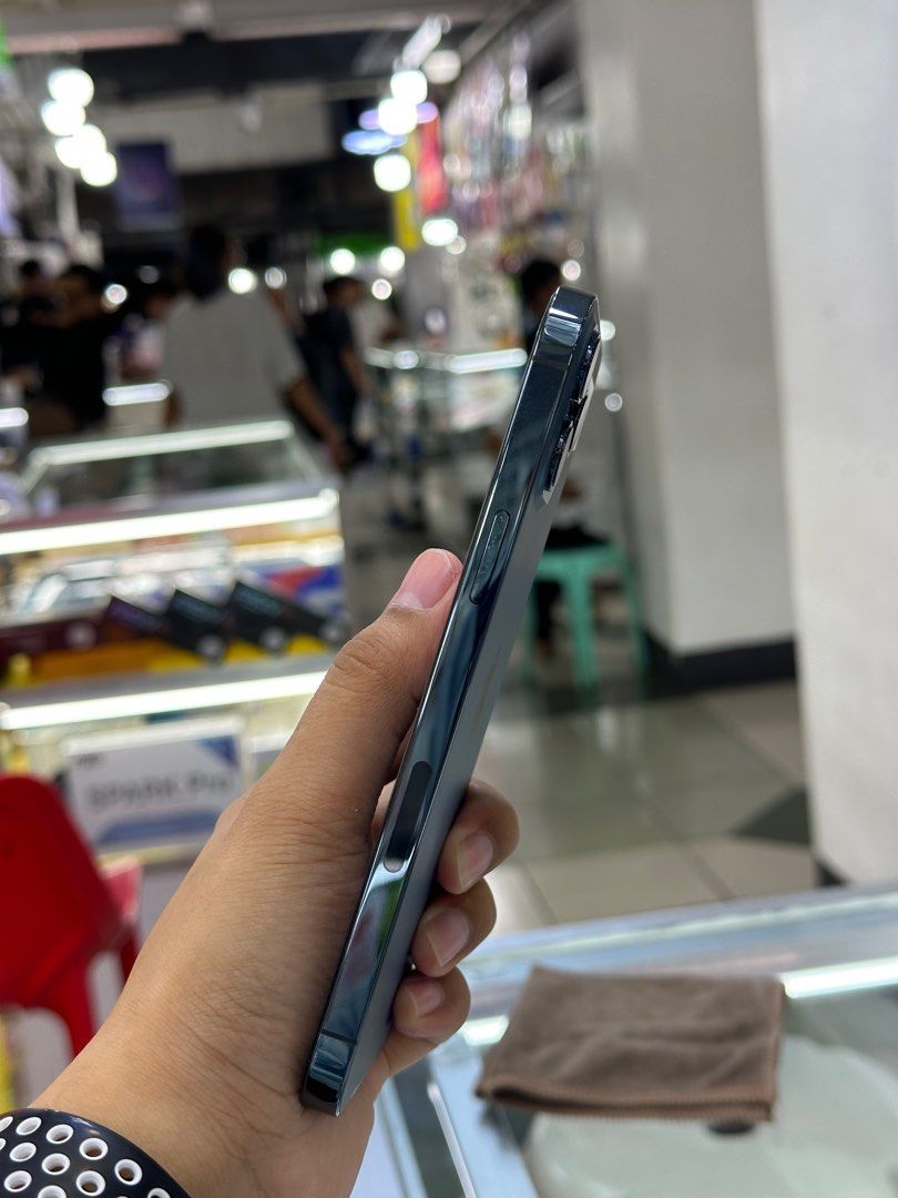 iPhone 12 Pro Max 128GB Factory Unlock No Issue Secondhand (Category: iPhone 12 Series) located in Pasig City. Submitted by FarAndRayShop (Listing ID 1372324322, Image 3). Description: OPEN FOR SWAP/SELLING/BUYING (RFS: Buy and Sell) Price: 23,499 iPhone 12 Pro Max 128GB •FACTORY UNLOCK •NO HIDDEN ISSUES •TEST TO SAWA •Authentic Phone Physical store in Greenhills Shopping Center XC-07 Stall Number Look For Rayray Or Anika NO CASH INSTALLMENT We a