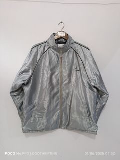 (Kategori: ) berada di . Dikirim oleh godthrifting (ID iklan 1372325896, Gambar 1). Deskripsi: .