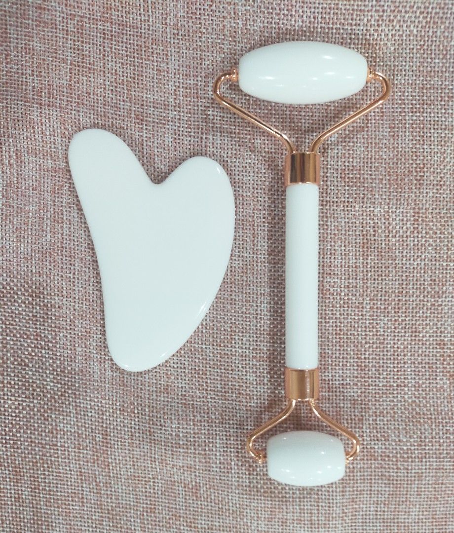 Jade Roller and Guasha Set White Jade (Category: Face Care) located in Quezon City. Submitted by floreskari78555 (Listing ID 1372446901, Image 2). Description: Jade Roller & Guasha Set White Jade 250php 1pc Retail 5pcs and above Wholesale price Kindly pm. We accept company purchase ,bulk orders and wholesale orders‼️‼️‼️ High quality not plastic❤️ Made from white jade, the stone of inner peace and purity, facial gua sha soothes, decongests and ha