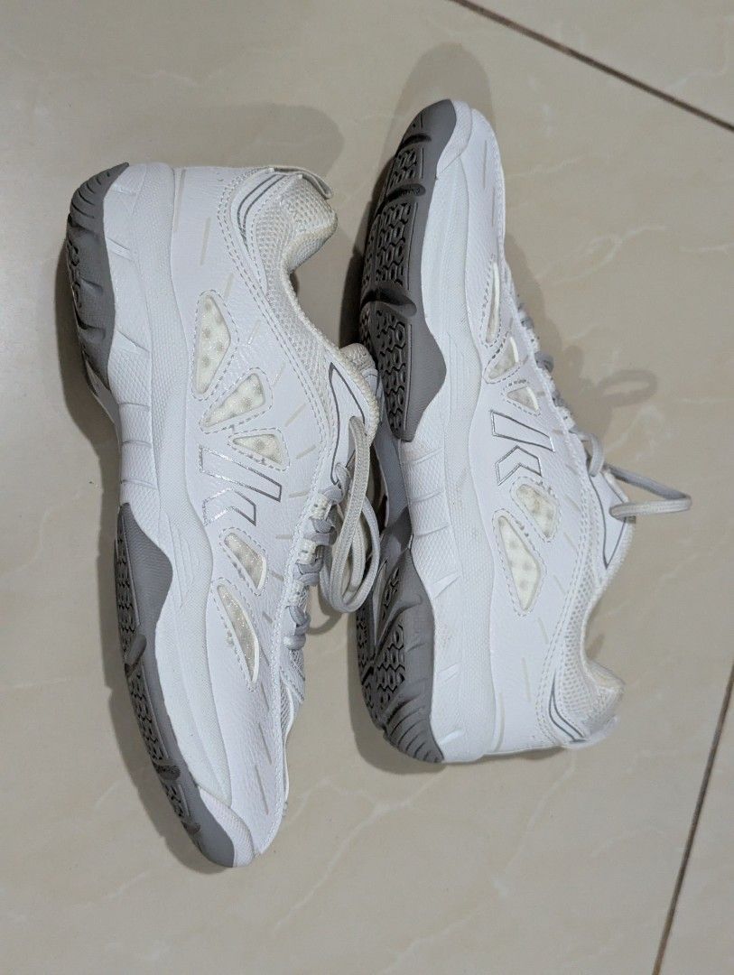 Kawasaki Badminton Shoes (Category: Sneakers) located in Makati City. Submitted by jabbaaa (Listing ID 1372275530, Image 2). Description: Kawasaki Badminton Panda Shoes - Used for three months - Great padding - Comes with box - 240 / EUR 38 / US 7 Shoe size Originally bought for 1,800.00 Shpee: https : / /ph . shp . ee / VLoo4WM - remove the spaces RFS: Too small for me.