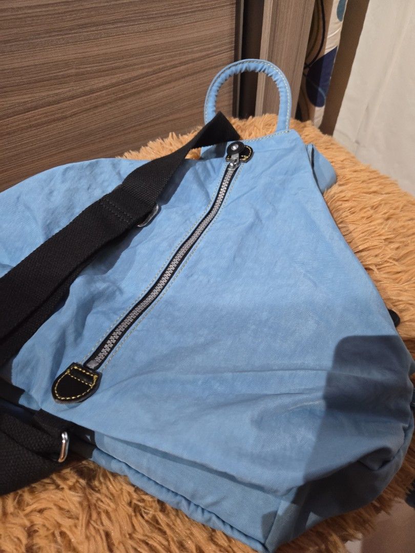 Kipling backpack (Category: Backpacks) located in Singapore. Submitted by jethrocarino123-82219 (Listing ID 1372468617, Image 3). Description: Only used 2x a bit small for me.still very new authentic..