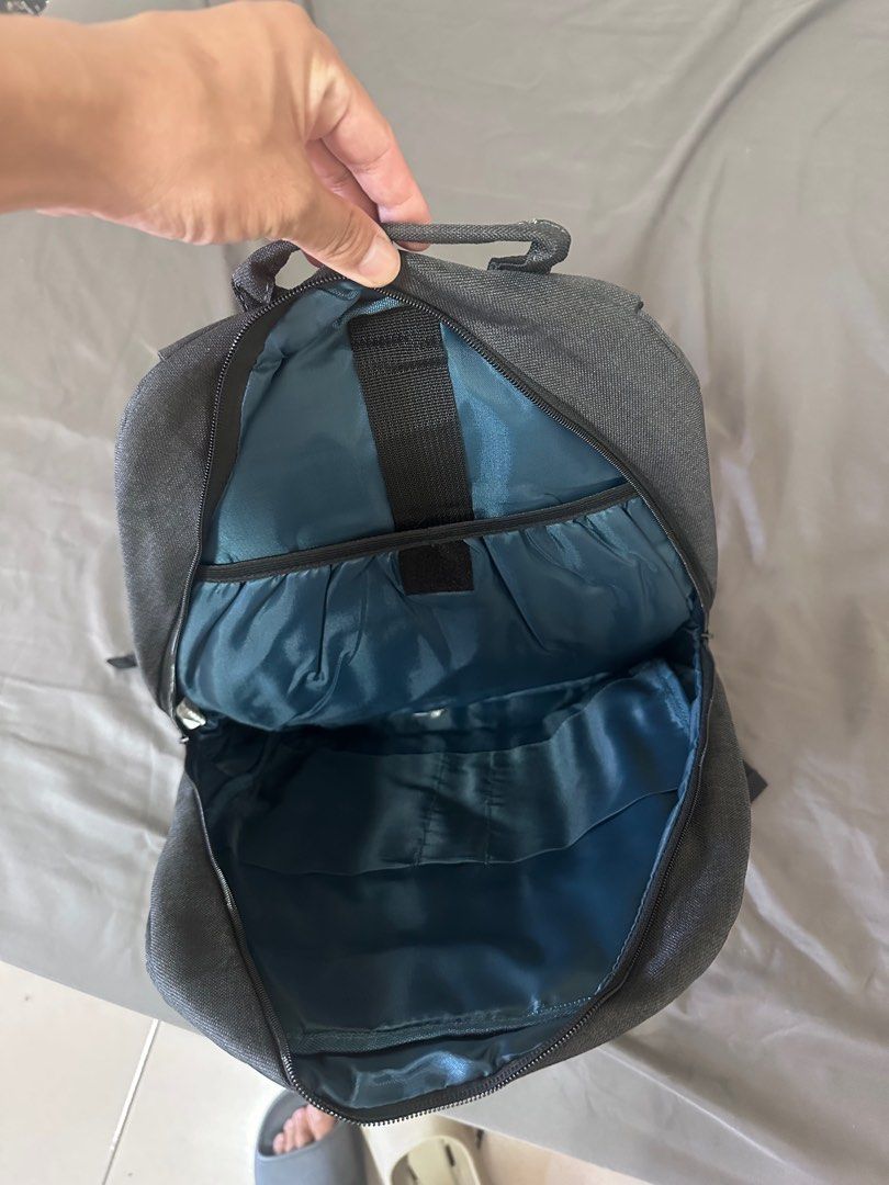 由 ji2k3m6e07282 (刊登 ID 1372319225，圖片 3) 提交，位於 台中市 (Taichung) 的 Lenovo (類別：筆記型電腦包包)，說明：2024購買電腦時買的 完全沒有用過。