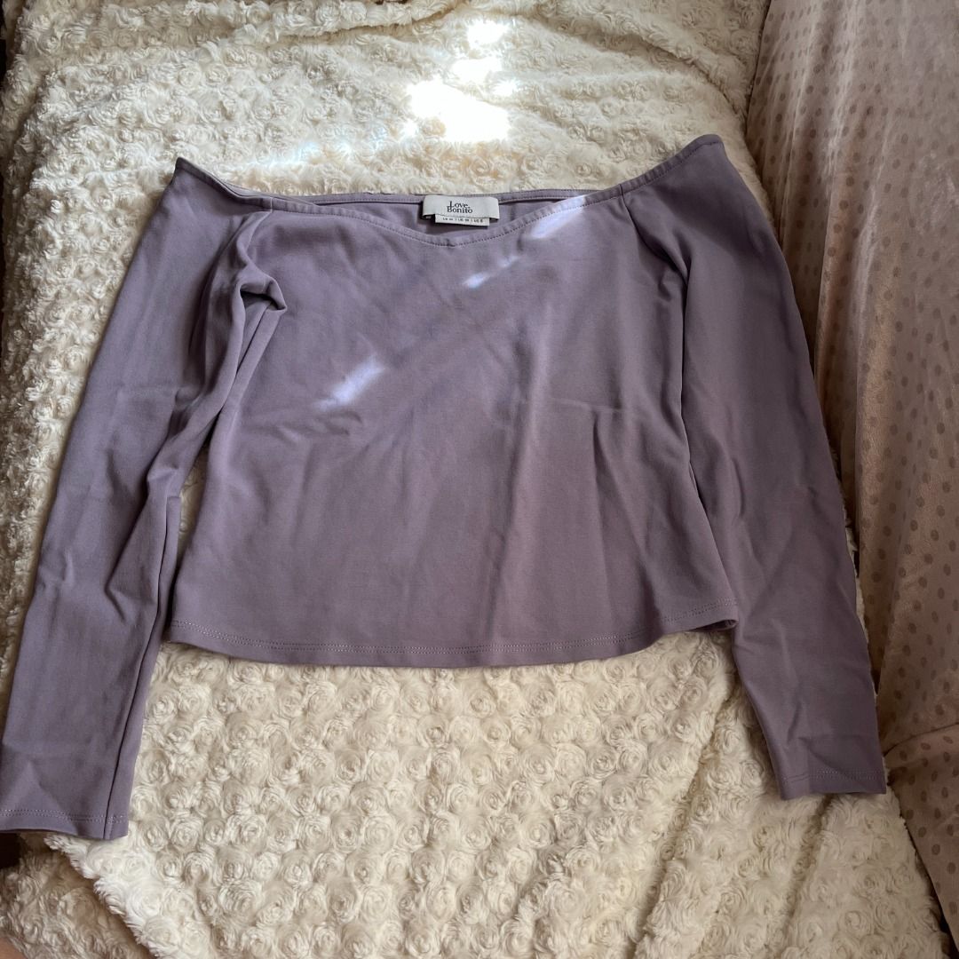 Love Bonito Long Sleeves (Category: Longsleeves) located in Muntinlupa City. Submitted by _2nds (Listing ID 1372292690, Image 2). Description: - washed but never used - medium size - wisteria color - stretchable material - RFS: decluttering - Shipping c/o of the Buyer - Location: Alabang and Binan Laguna - Last Price Posted; No lowballers.
