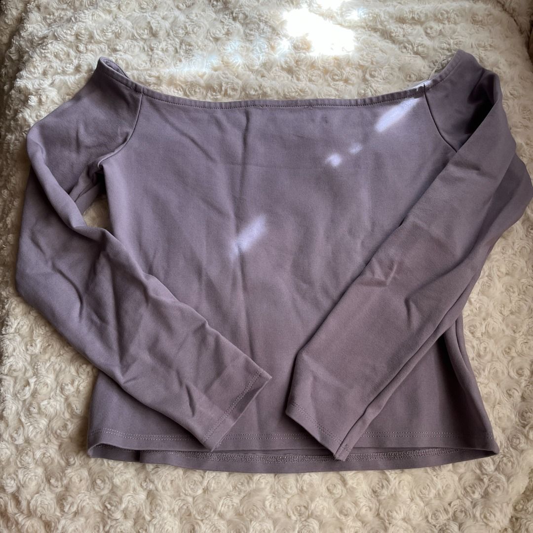 Love Bonito Long Sleeves (Category: Longsleeves) located in Muntinlupa City. Submitted by _2nds (Listing ID 1372292690, Image 3). Description: - washed but never used - medium size - wisteria color - stretchable material - RFS: decluttering - Shipping c/o of the Buyer - Location: Alabang and Binan Laguna - Last Price Posted; No lowballers.
