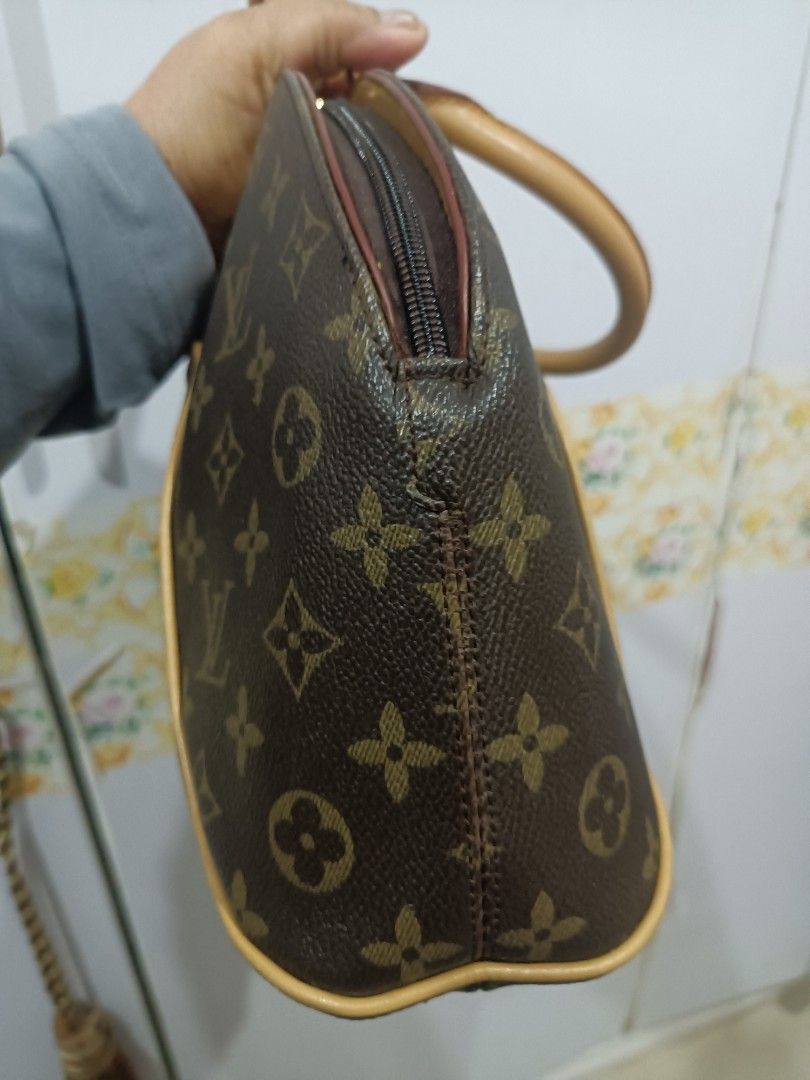 Lv monogram canvas (Category: Luxury Bags & Wallets) located in Davao. Submitted by analiedazo07211 (Listing ID 1372470779, Image 3). Description: lv monogram canvas pm sa complete details ready to ship.