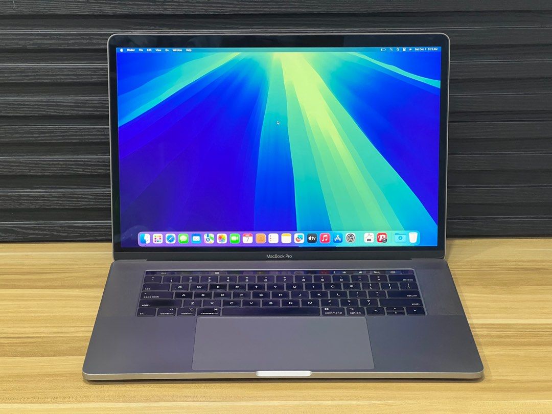 Macbook Pro 2018 16/512gb 15inch (Category: Laptops & Notebooks) located in Makati City. Submitted by adam_son (Listing ID 1372366405, Image 1). Description: Model : Macbook Pro 2018 i7 16GB 512 GB SSD💻 Condition : Secondhand, no hidden issue, Smooth Performance Price : ₱28,000 Only Quick Specifications - Processor: 2.6 GHz 6-core intel Core i7 - 16 GB Memory RAM - 512 GB SSD Flash Storage - Backlit Keyboard - Screen Size: 15.4 inch (2880x1800) 