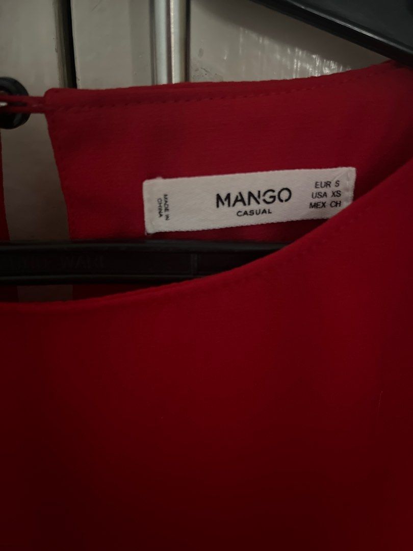 Mango shift dress (Category: Dresses) located in Paranaque City. Submitted by msgvill (Listing ID 1372304601, Image 2). Description: Used only once Perfect for corporate events or semi formal events, receptions With black buttons on sleeves With pockets.