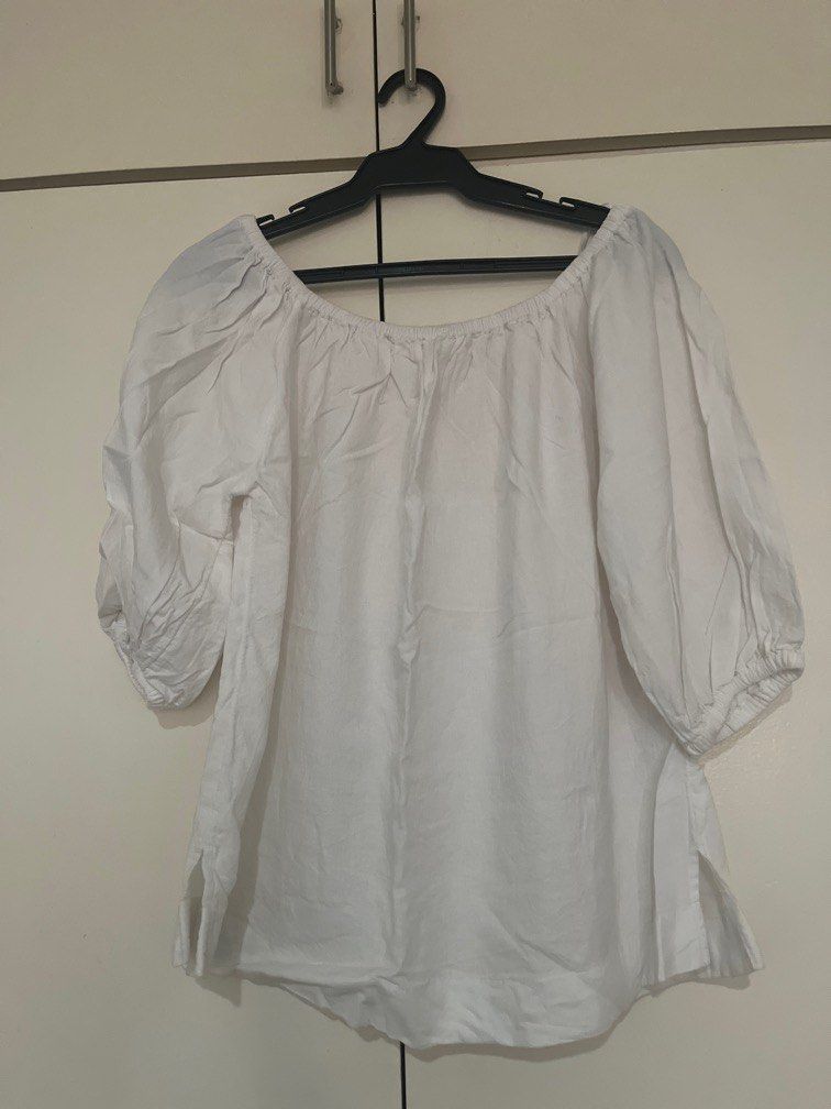 Marks & Spencer Linen top (Category: Blouses) located in Paranaque City. Submitted by msgvill (Listing ID 1372301402, Image 1). Description: Bought for php 1990 Used once.