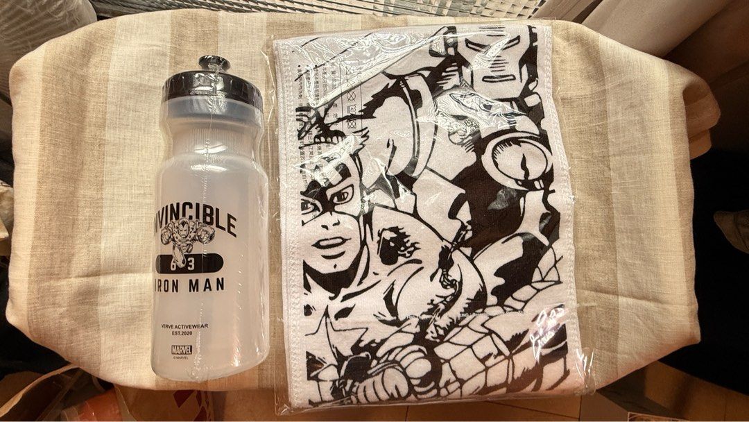 由 vintagecoco (刊登 ID 1372341222，圖片 1) 提交，位於 台北市 (Taipei) 的 全新｜Marvel 運動水瓶毛巾組 (類別：其他運動配件)，說明：全新Marvel 運動水瓶毛巾組。
