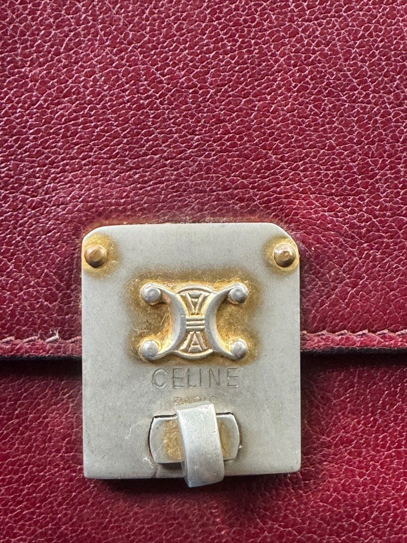 Original preloved Celine Clutch (Category: Luxury Bags & Wallets) located in Manila. Submitted by nylan1227 (Listing ID 1372328928, Image 3). Description: .