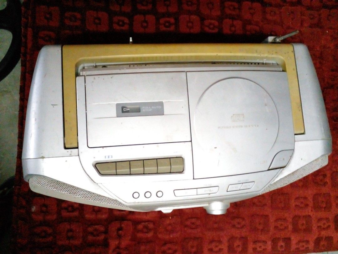 Panasonic Cassette&CD Player (Category: Portable Music Players) located in General Santos City (Dadiangas). Submitted by someretrostuff (Listing ID 1372390140, Image 3). Description: 110V.Japan.Not Working.