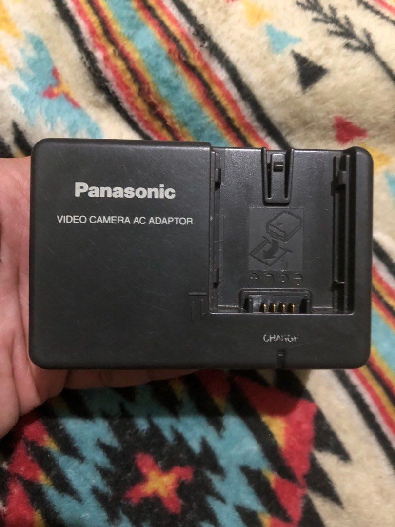 Panasonic VSK0650 video camera adaptor (Category: Batteries & Chargers) located in Quezon City. Submitted by markgolveo (Listing ID 1372447118, Image 2). Description: Panasonic VSK0650 video camera adaptor Crack near outlet port.
