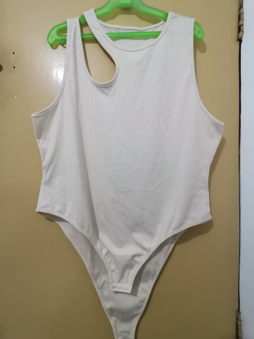 Plus size body suit (Category: Others Tops) located in Caloocan City. Submitted by fpyf193 (Listing ID 1372469938, Image 1). Description: for sale 4xl plus size body suit Never nasuot.