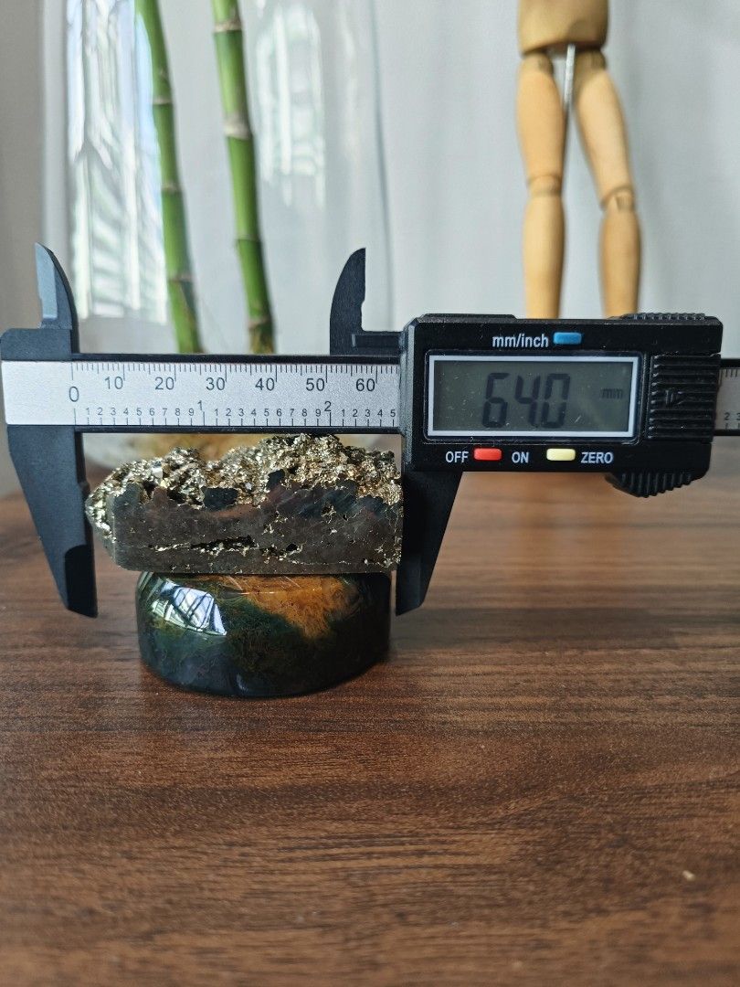 Pyrite tower (Category: Precious Stones) located in Singapore. Submitted by black_pearl (Listing ID 1372377921, Image 7). Description: druzy pyrite tower 6.4cm × 2.3cm based not included/not for sale.