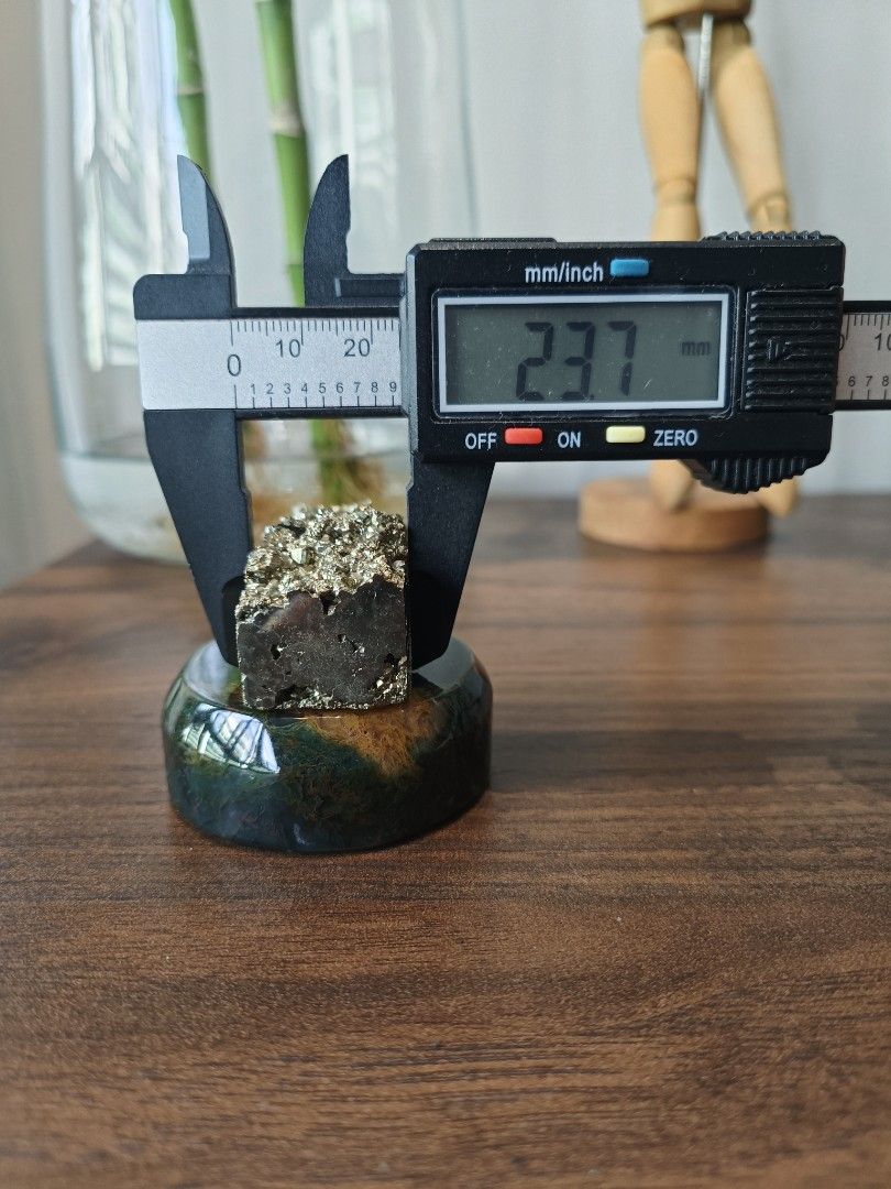 Pyrite tower (Category: Precious Stones) located in Singapore. Submitted by black_pearl (Listing ID 1372377921, Image 8). Description: druzy pyrite tower 6.4cm × 2.3cm based not included/not for sale.
