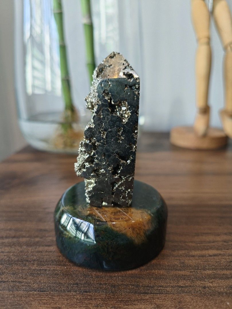 Pyrite tower (Category: Precious Stones) located in Singapore. Submitted by black_pearl (Listing ID 1372377921, Image 2). Description: druzy pyrite tower 6.4cm × 2.3cm based not included/not for sale.
