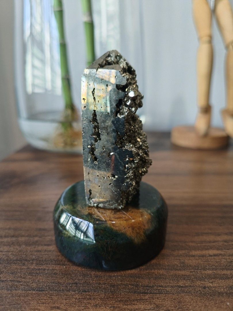 Pyrite tower (Category: Precious Stones) located in Singapore. Submitted by black_pearl (Listing ID 1372377921, Image 4). Description: druzy pyrite tower 6.4cm × 2.3cm based not included/not for sale.